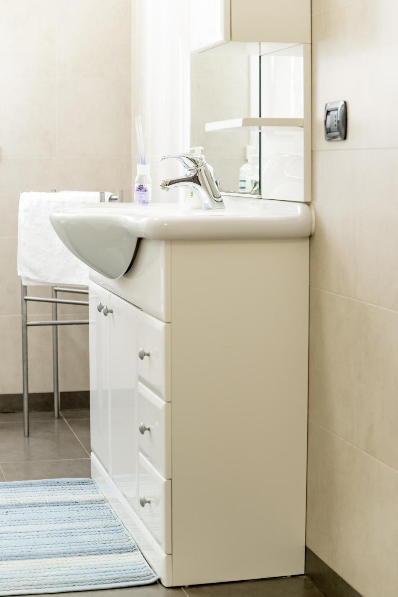 Charming Two Bedroom Appartement *