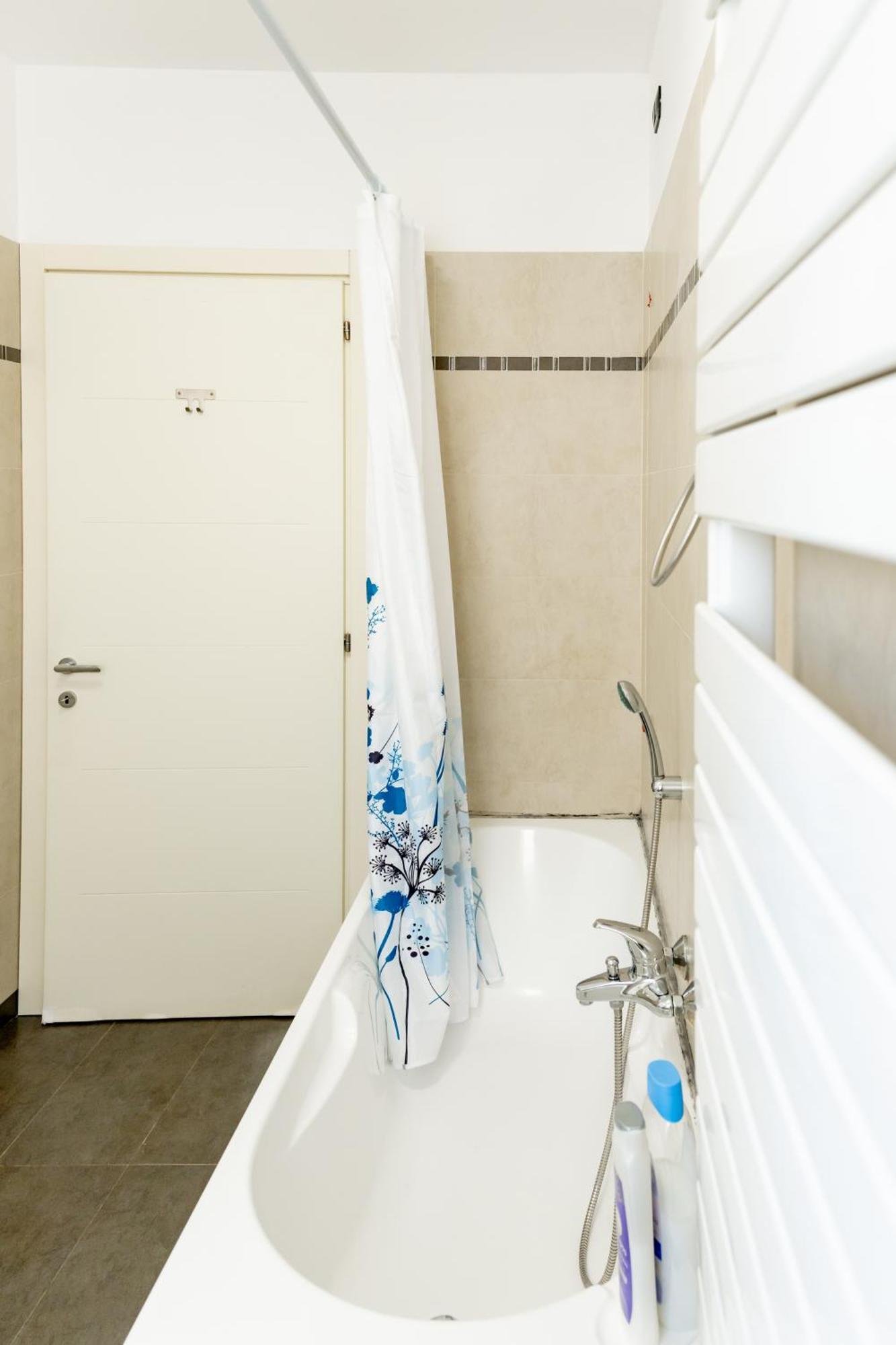 Appartement Charming Two Bedroom *