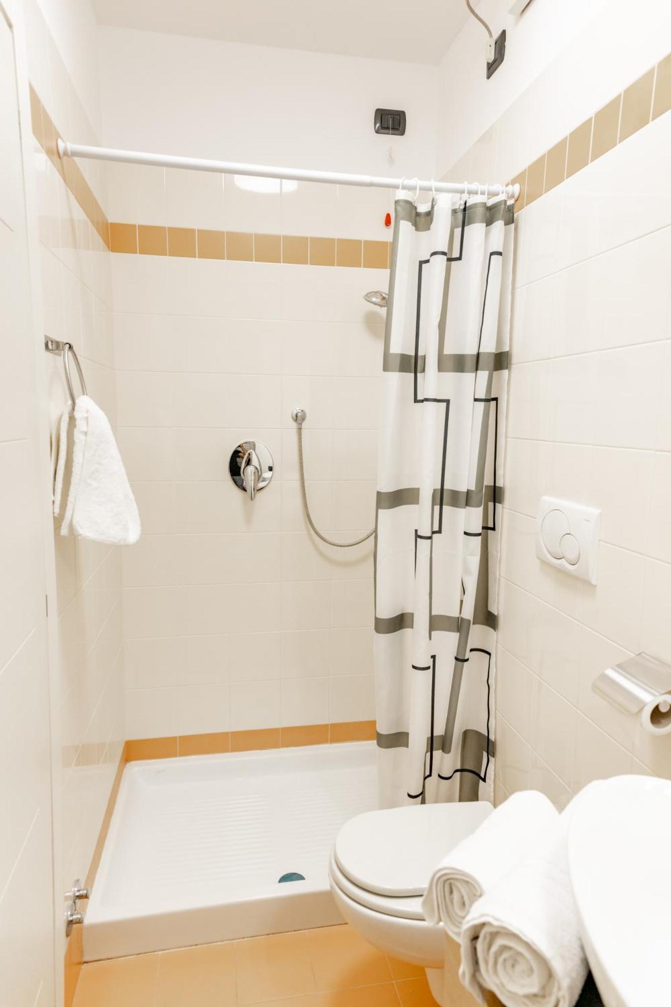 Charming Two Bedroom * Venise
