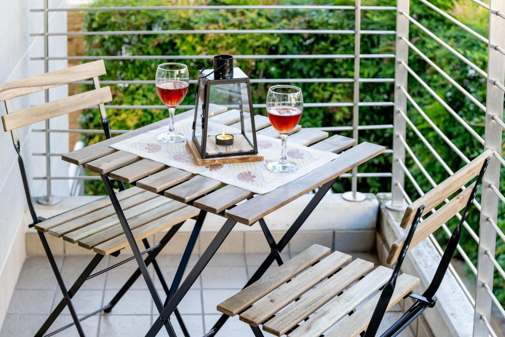 Charming Two Bedroom * Venise