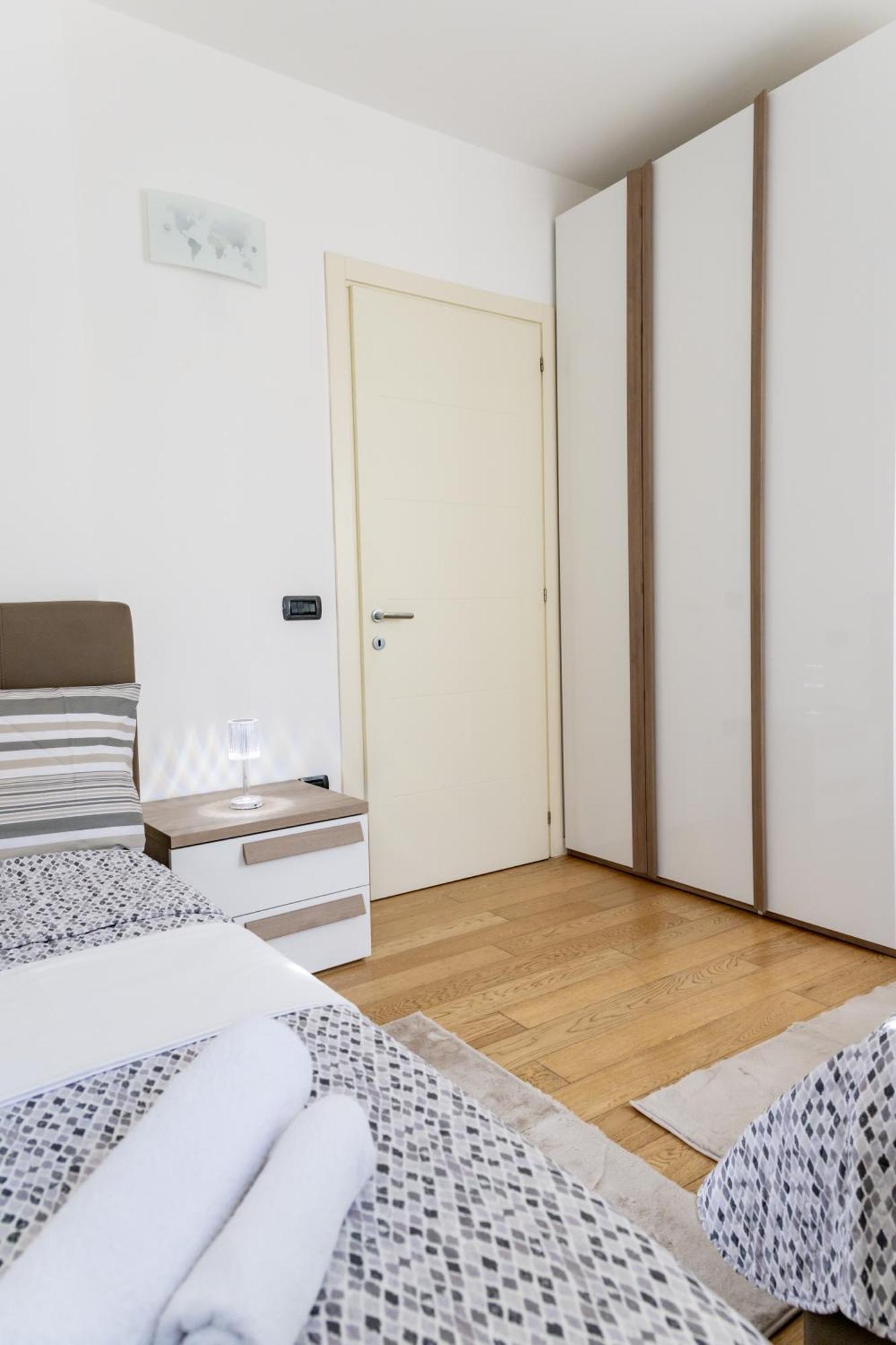 Appartement Charming Two Bedroom *