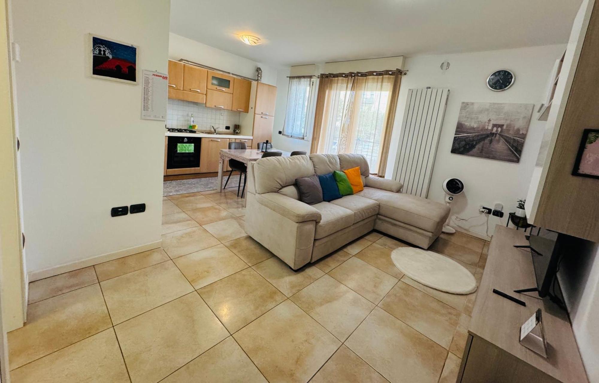 Apartment Charming Two Bedroom *